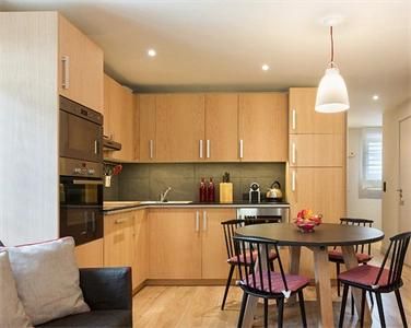 Apartment High Quality U Shaped Waterproof Wood Veneer Kitchen Cabinet Furniture
