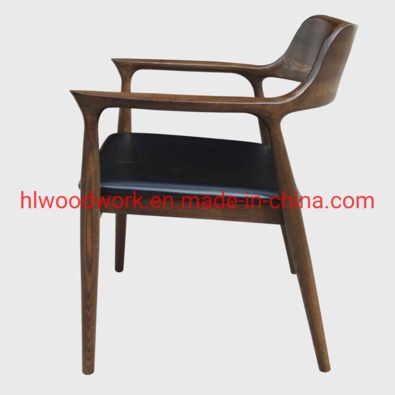 High Quality Hot Selling Modern Design Furniture Dining Chair Oak Wood Walnut Color Black PU Cushion Wooden Chair Arm Chair Dining Room Furniture Dining Chair