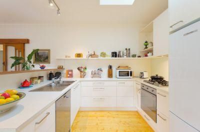 Hot Sales Matt White Cabinets with Handle HPL Modular Kitchen Cupboard Furniture