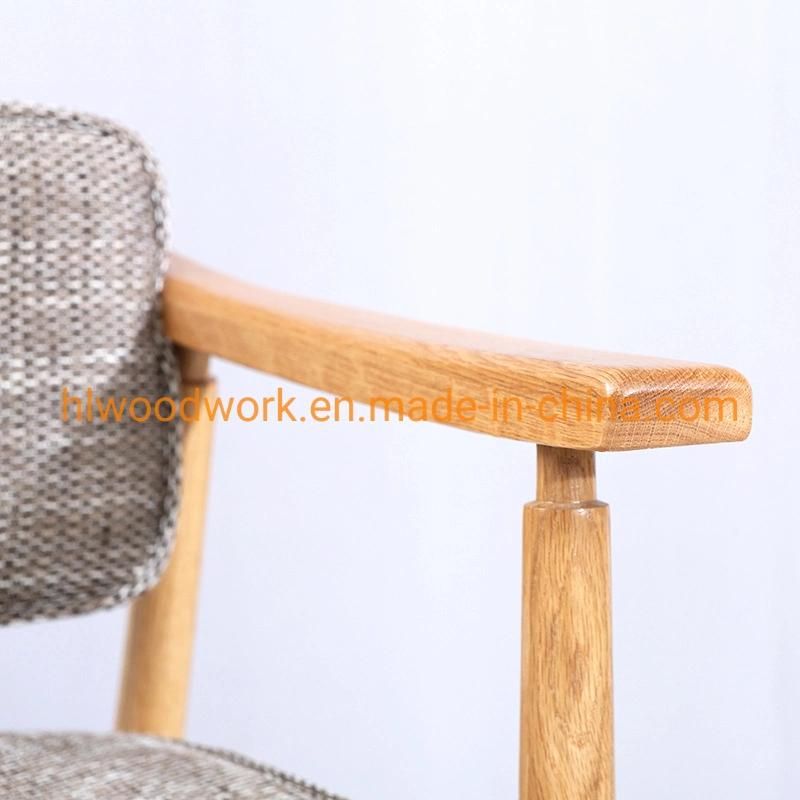 Wholesale Modern Design Hot Selling Dining Chair Rubber Wood Natural Fabric Cushion Brown Wooden Chair Furniture Resteraunt Furniture Armchair Dining Chair