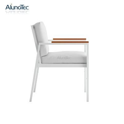 Factory Wholesales Eco-Friendly Dining Chairs with Armrest
