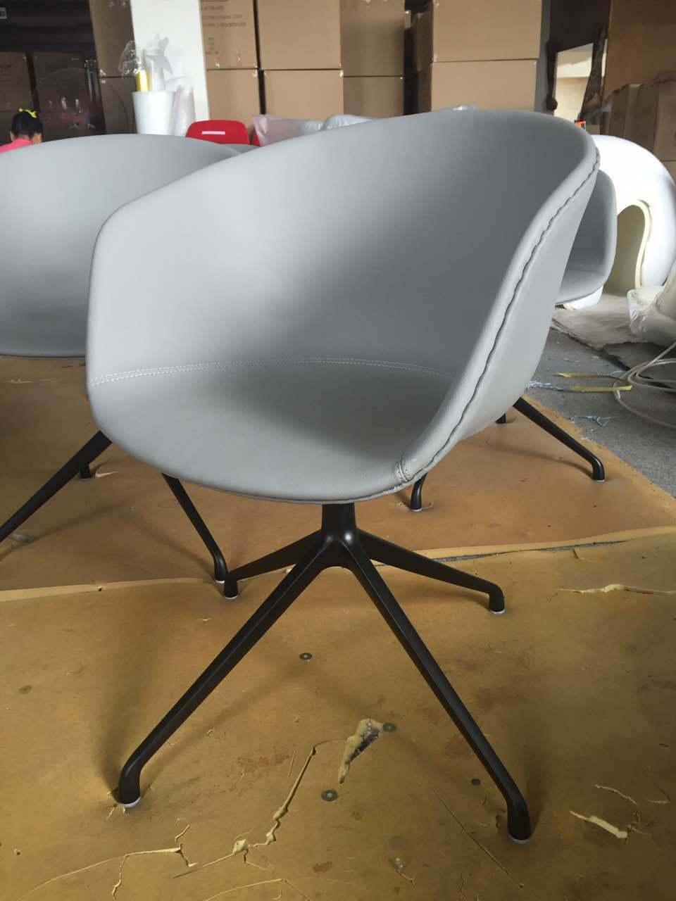 Upholstery Office Chair with Plastic PP Shell and Alu Base