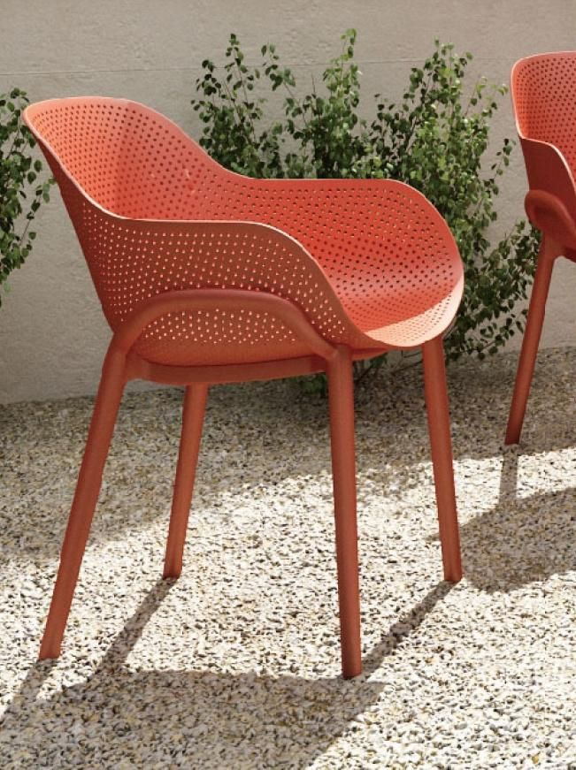 Wholesale Outdoor Furniture Modern Style Garden Furniture Erie Plastic Chair Eco-Friendly PP Armrest Dining Chair