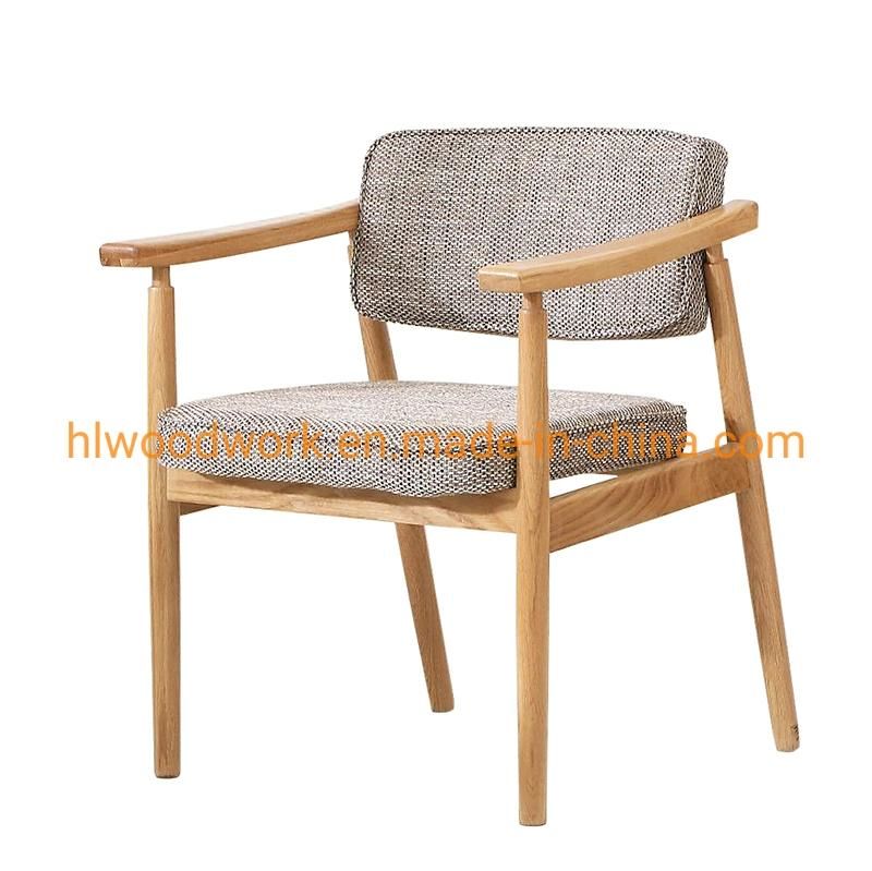 Wholesale Modern Design Hot Selling Dining Chair Rubber Wood Natural Fabric Cushion Brown Wooden Chair Furniture Resteraunt Furniture Armchair Dining Chair