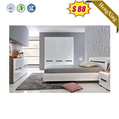 Chinese Manufacturers Modern Wooden Hotel Bedroom Furniture Wardrobe Nightstand Double King Bed with Mattress