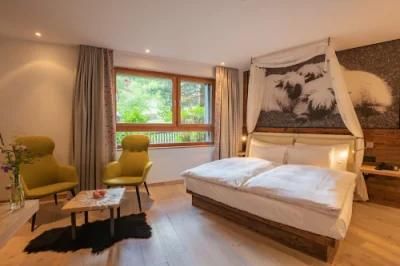 Online Design Hotel Wood Finish Bedroom Hotel Furniture Set