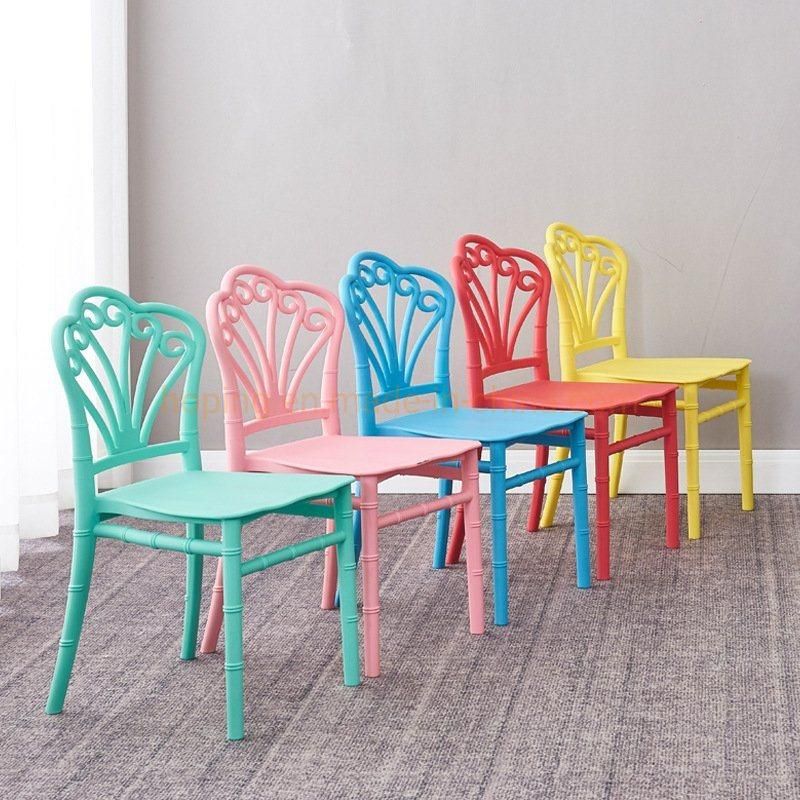 Nordic Style Leisure Wedding Event Chair with PU Leather Dining Furniture Plastic Resin Kids Tiffany Chair Stacking Chiavari Chair for Childern Bedroom