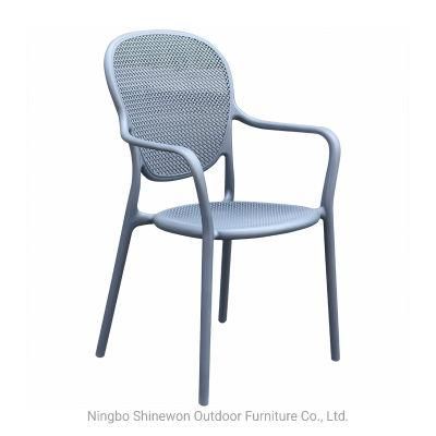 Wholesale Outdoor Furniture Modern Style Garden Furniture Dallas Plastic Chair Eco-Friendly PP Armrest Dining Chair