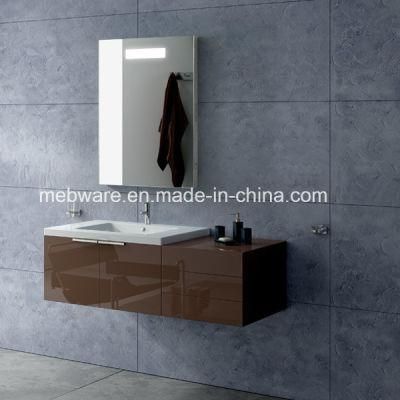 Luxury Modern Bathroom Design with Mirror and Cabinet