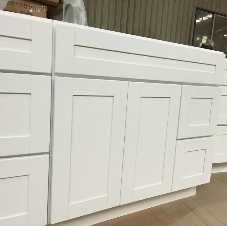 Modern Design White Solid Wood Kitchen Cabinets in China