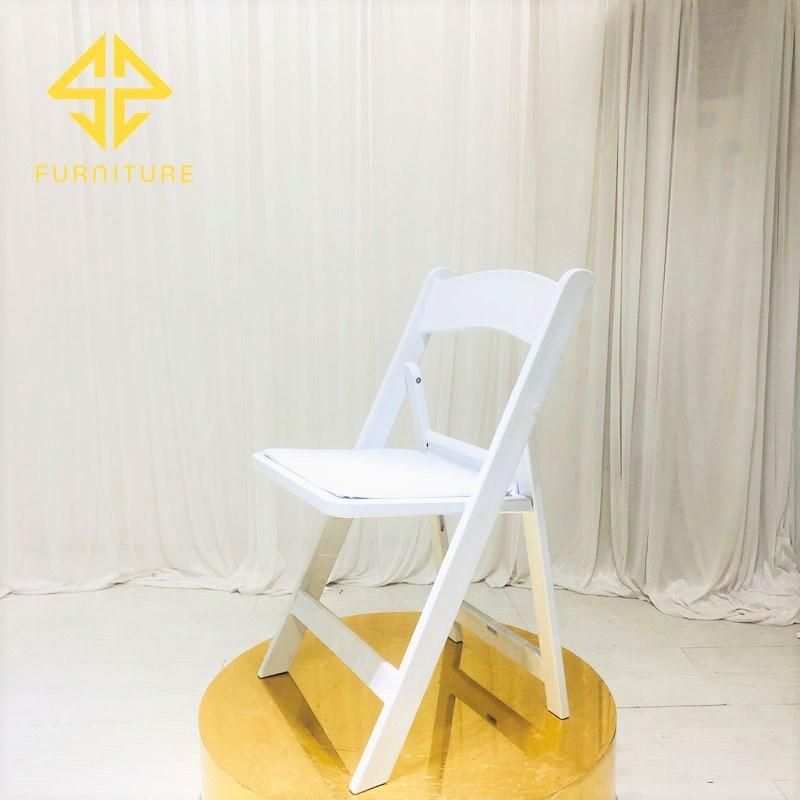 Event Furniture Resin White Folding Dining Chair with Seat Pad