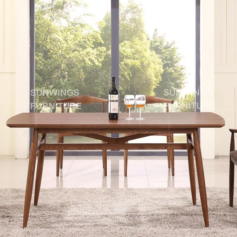 Ash Solid Wood Round Shape Legs Classical Simple Design Dining Table