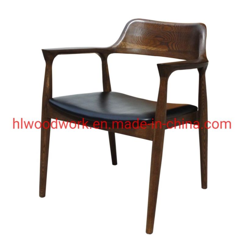 High Quality Hot Selling Modern Design Furniture Dining Chair Oak Wood Walnut Color Black PU Cushion Wooden Chair Arm Chair Dining Room Furniture Dining Chair