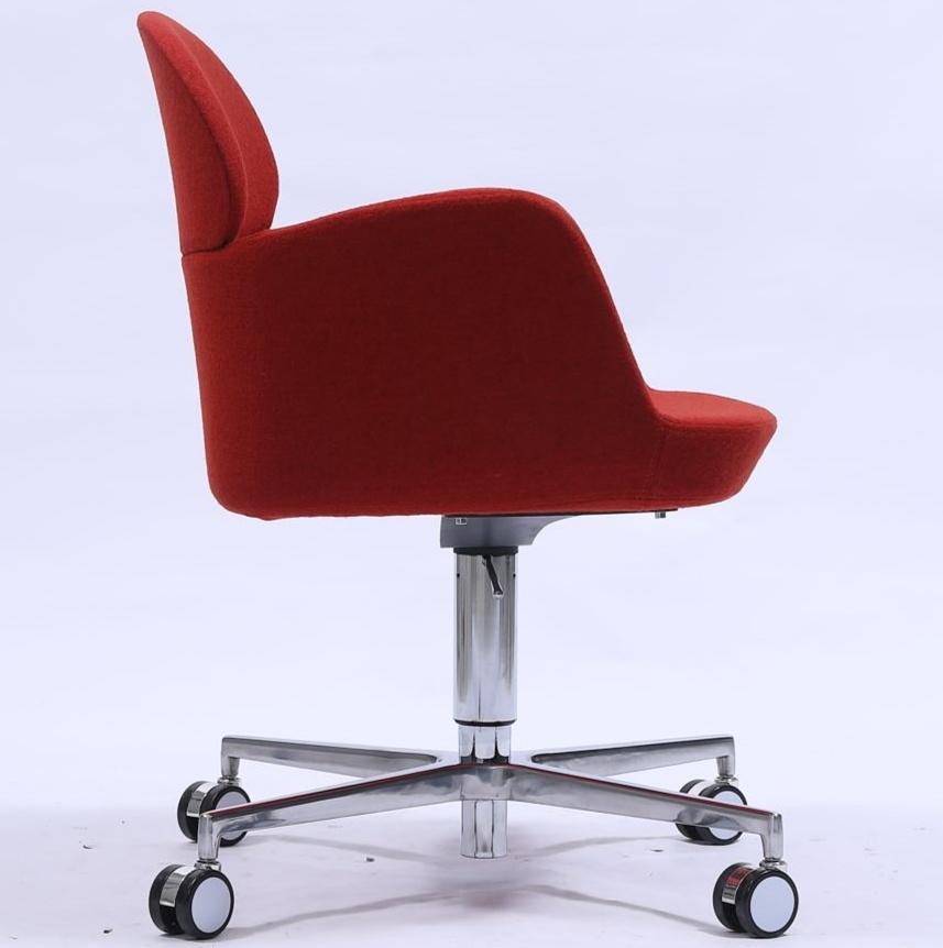 Luxury Moulded Foam Cafes Dining Chair with Castors