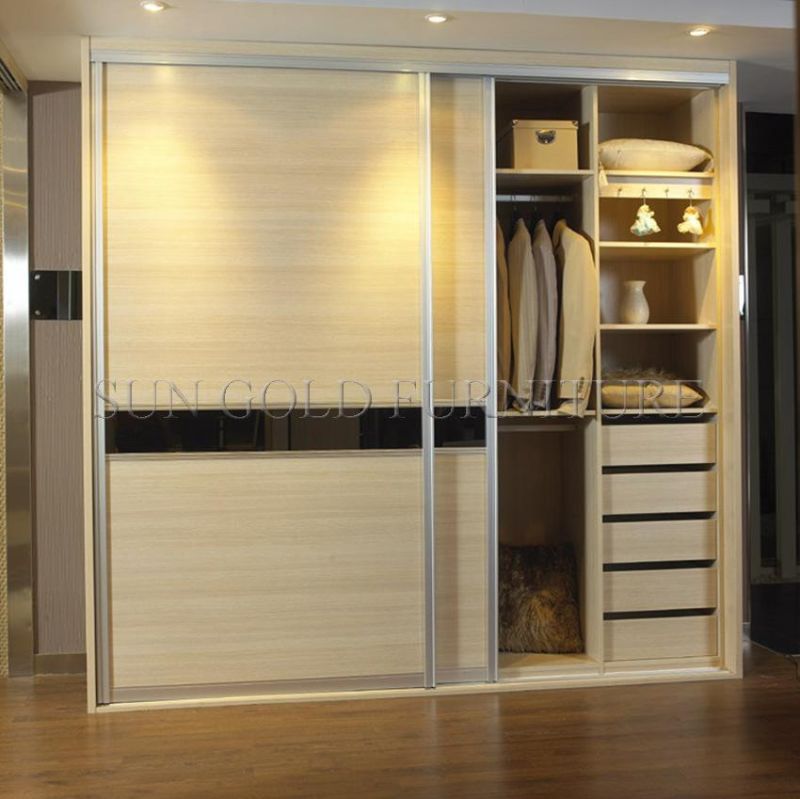 Modern Wooden 3 Door Wardrobe (SZ-WD056)