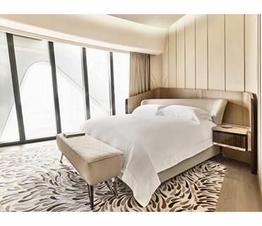 Modern Chic Matt Wood Veneer Hotel Bedroom Suite Furniture