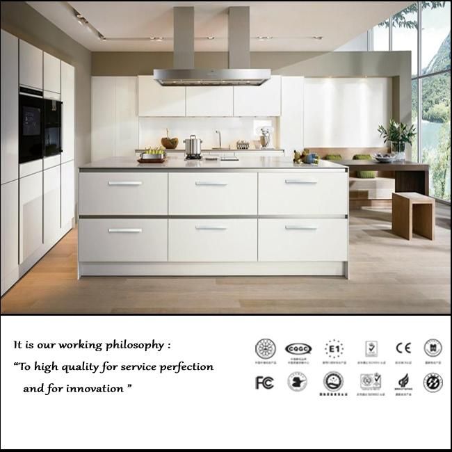2015 New Design Wooden UV Kitchen Furniture (FY2548)