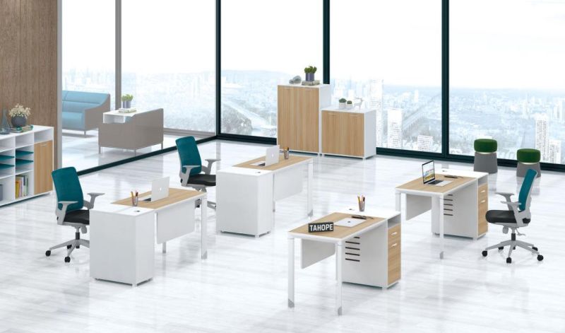 Modern Office Furniture Partition Wooden 2~4 People Office Table for Staff