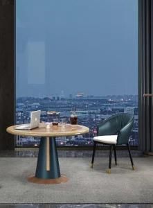 Modern Hot Sell Veneer Office Furniture Negotiation Table