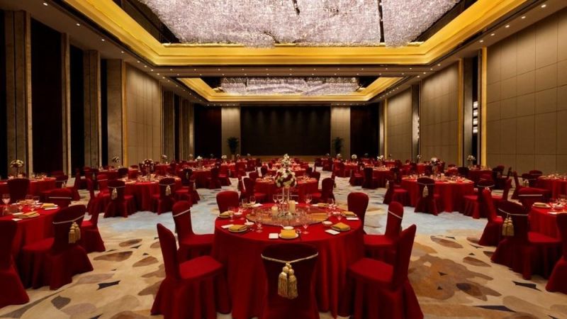 Kempinski Hotel Wholesale Seminar Wedding Banquet Meeting Hall Furniture Luxury Stackable Wedding Conference Hall Chairs for Event