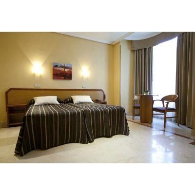 Latest Imported Furniture OEM Teak Wood Complete Hotel Bedroom Set