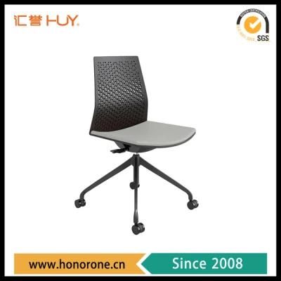 Italian Design Black Plastic Shell Leisure Chair with Wheels