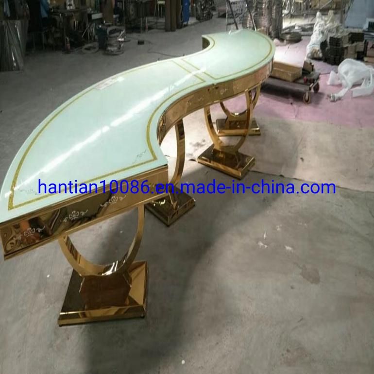 Latest China Manufacturer Dreamlike Gold Metal Frame Glass Wedding Dining Table for Events