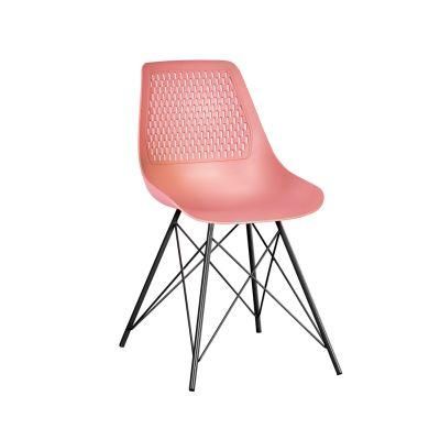 Comfortable Modern Design Home Furniture Dining Room Restaurant Panic Plastic Chair with Black Metal Legs