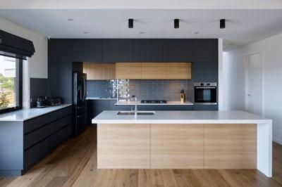 Custom Made L-Shaped Dark Black Handleless Design Modern Slab Solid Wood Kitchen Storage Cabinets with Island