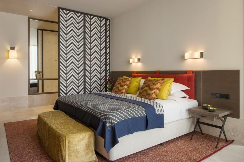 Wood Veneer Commercial Hotel Guest Room Furniture 5 Star Rated