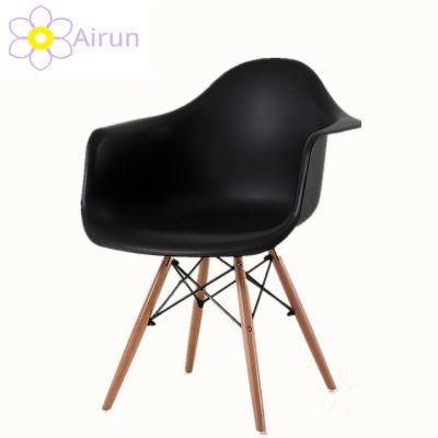 Colorful Plastic Solid Wooden Leg Modern Dining Room Chairs