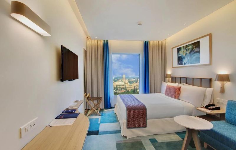 Foshan Modern Luxury Holiday Inn Hotel Bed Room Furniture Set 5 Star for Sale